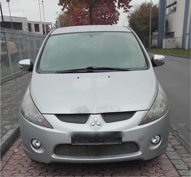 Silber Gebraucht 2004 Mitsubishi Grandis Kombi | 2.400 € - Bild 1/4