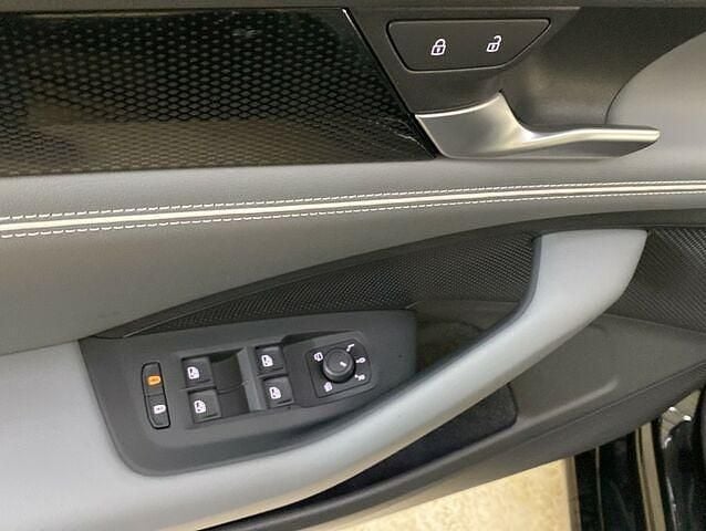 Gebraucht VW Passat Business 150 PS (110 kW) 2024 Grenadillschwarz Kombi