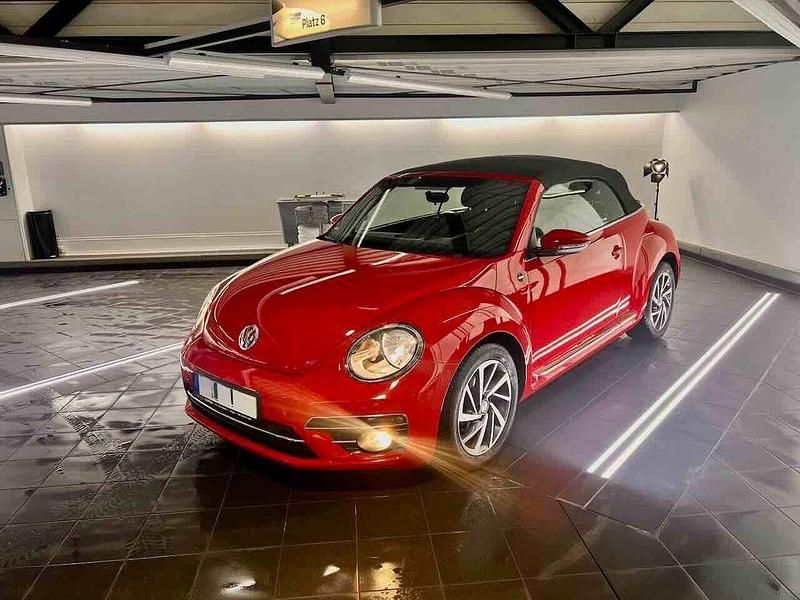 Gebraucht VW Beetle Sound 105 PS (77 kW) 2018 Rot Kleinwagen
