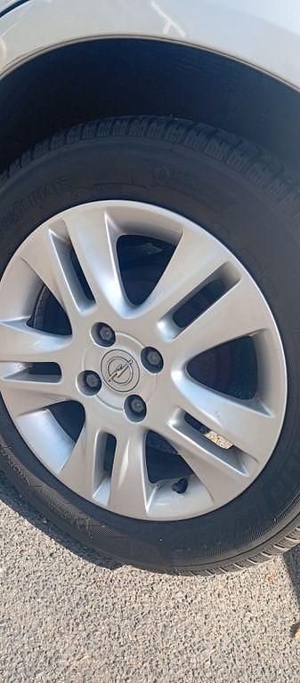 Gebraucht Opel Agila Edition 94 PS (69 kW) 2011 Silber Kleinwagen