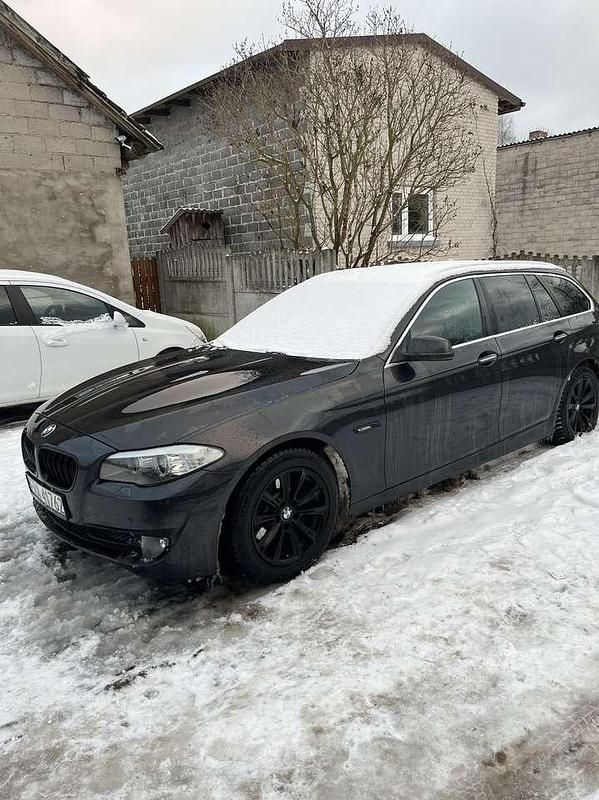 Gebraucht BMW 520 184 PS (135 kW) 2010 Grau Kombi