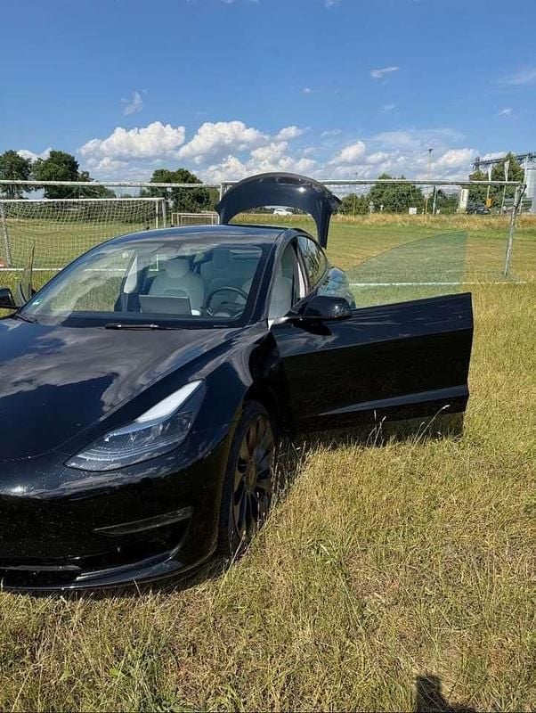 Gebraucht 2023 Tesla Model 3 Limousine | 30.000 € (Superpreis) - Bild 1/4