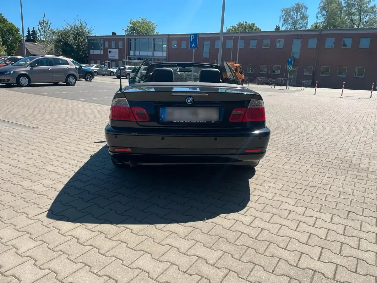 Używany BMW 320 Cabriolet 150 KM (110 kW) 2005 Czarny Kabriolet