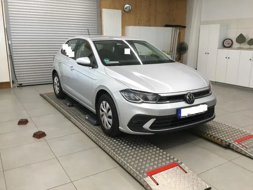 Gebraucht VW Polo Life 80 PS (58 kW) 2022 Silber Kleinwagen