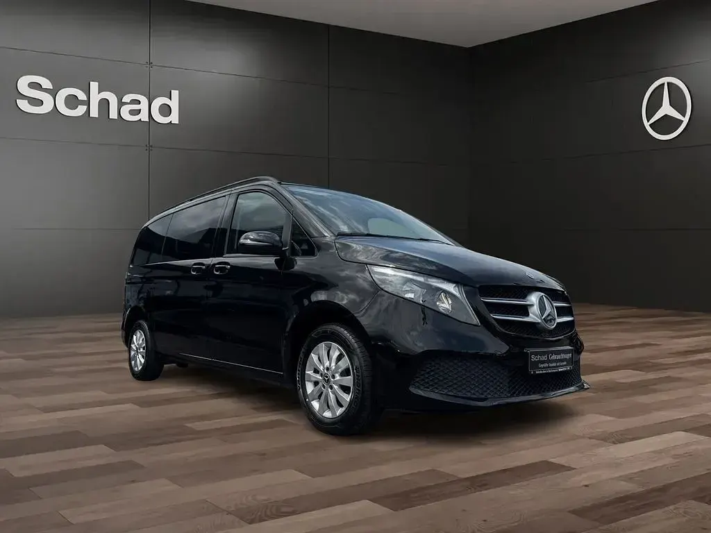 Gebraucht Mercedes V220 163 PS (119 kW) 2021 Schwarz Van / Kleinbus