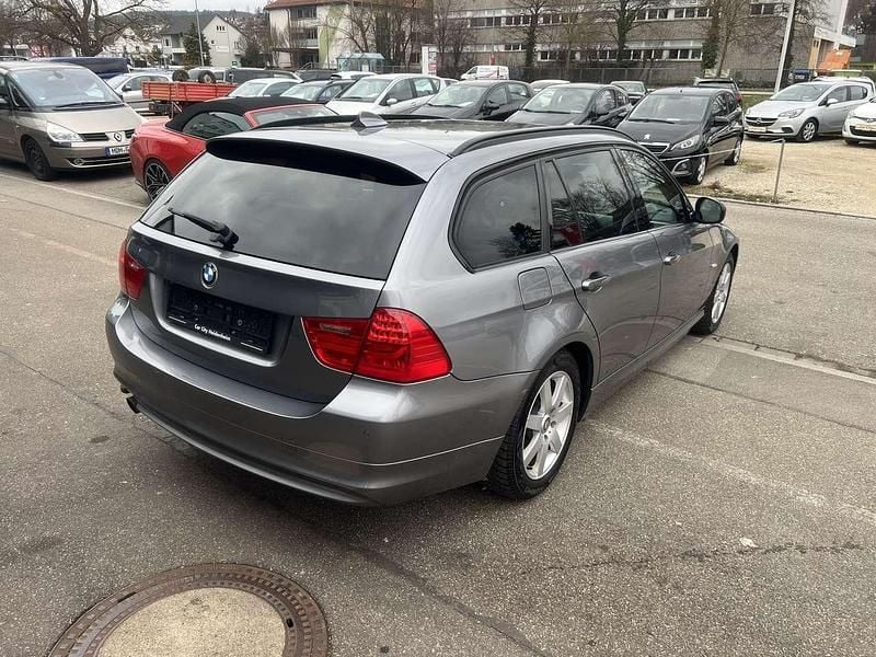 Gebraucht BMW 318 143 PS (105 kW) 2012 Spacegrau metallic Kombi