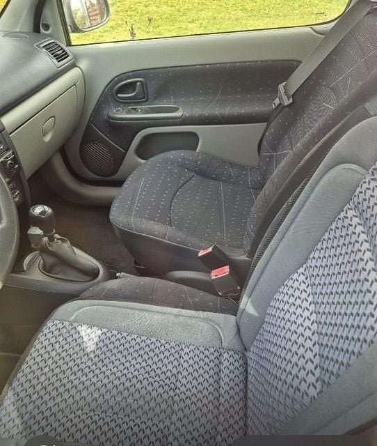 Gebraucht Renault Clio II Authentique 75 PS (55 kW) 2001 Rot Limousine