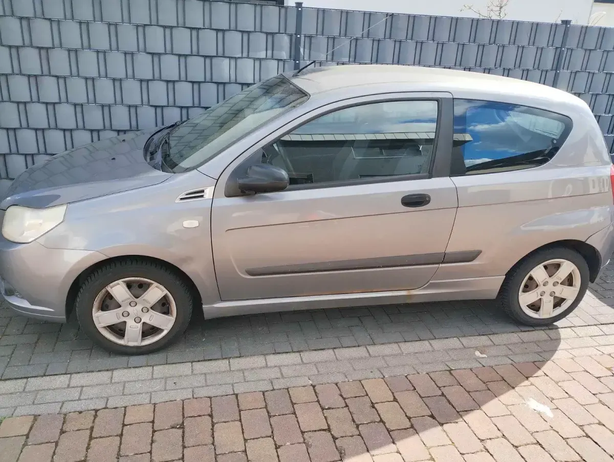 Używany Chevrolet Aveo 2009 Szary Sedan/Limuzyna