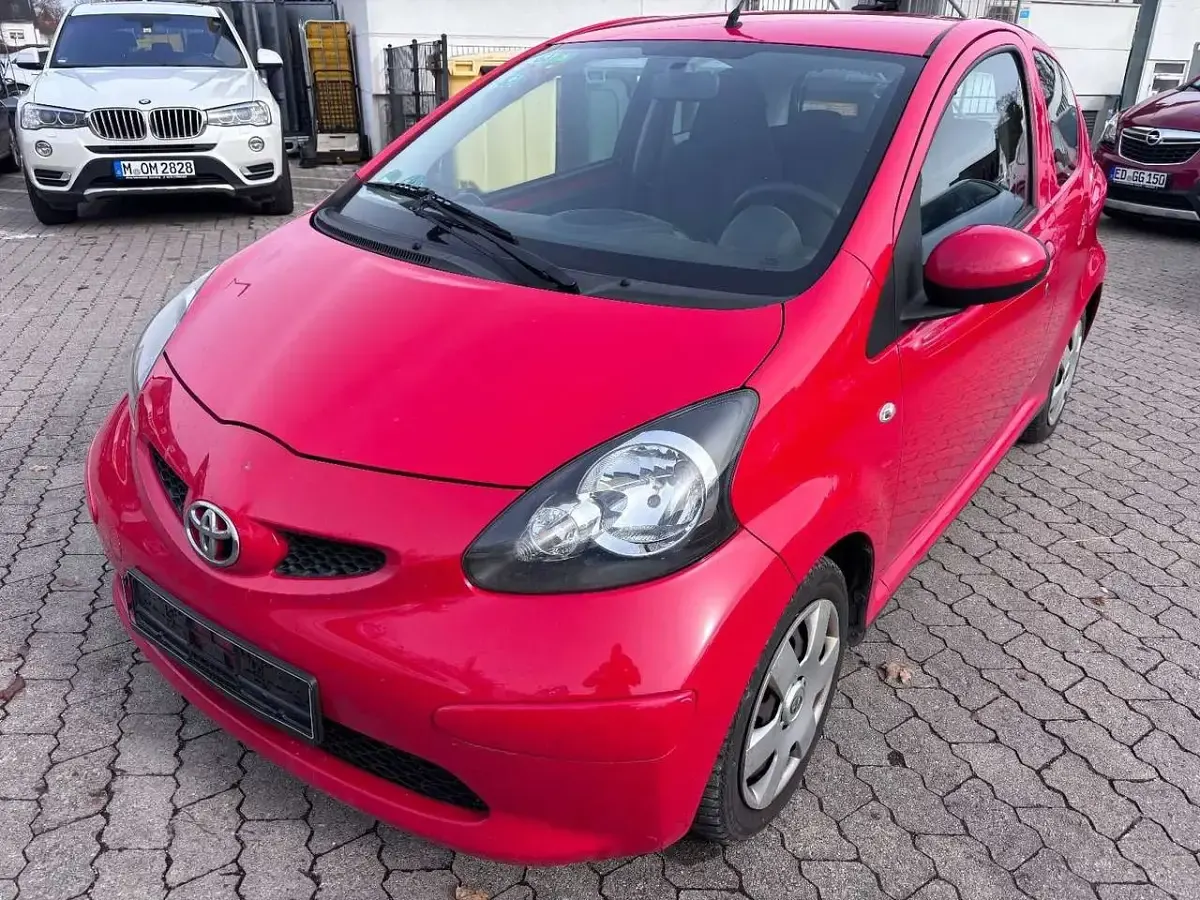 Gebraucht Toyota Aygo Cool 68 PS (50 kW) 2006 Rot Kleinwagen