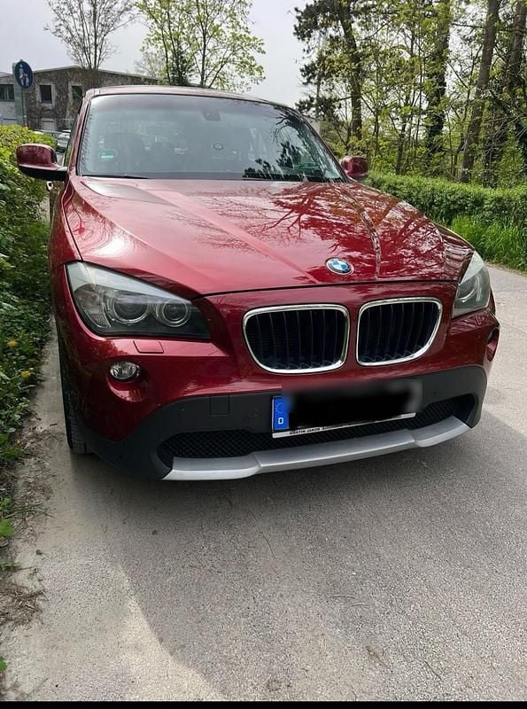 Rot Gebraucht 2012 BMW X1 SUV | 9.600 € (Fairer Preis) - Bild 1/4