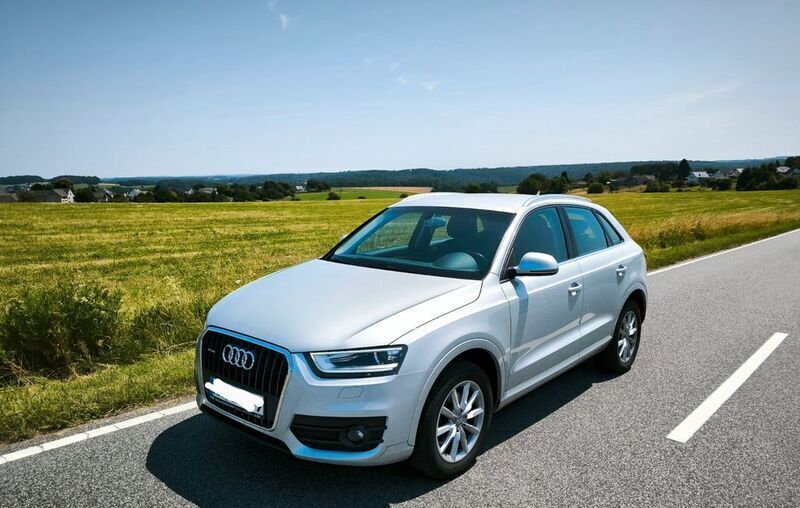 Silber Gebraucht 2013 Audi Q3 Ambiente SUV | 13.900 € (Fairer Preis) - Bild 1/4
