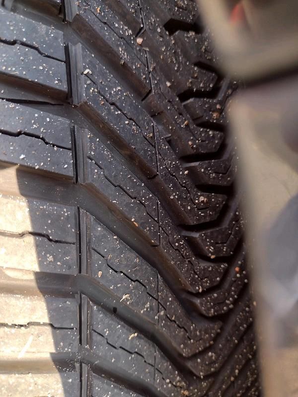 Schwarz Gebraucht 2011 Ford C-MAX Van / Kleinbus | 4.600 € - Bild 1/4