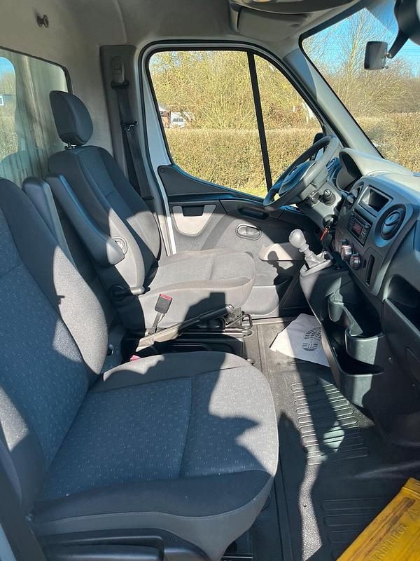 Gebraucht Opel Movano 145 PS (106 kW) 2017 Weiß Van / Kleinbus