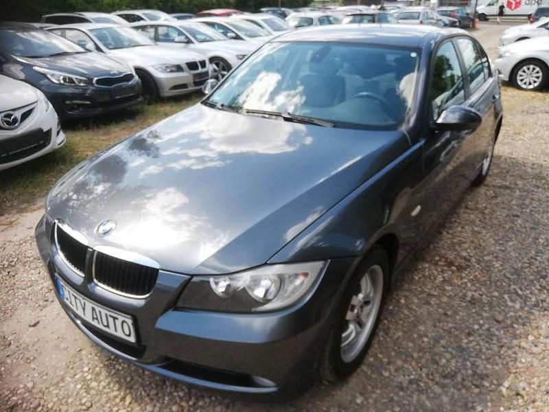 Grau Gebraucht 2006 BMW 318 Advantage Limousine | 3.770 € (Fairer Preis) - Bild 1/4
