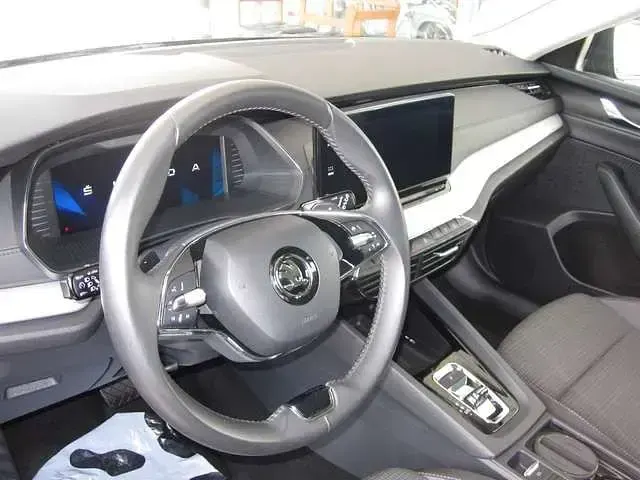 Gebraucht Skoda Octavia 150 PS (110 kW) 2021 Quarzgraumet. Kombi