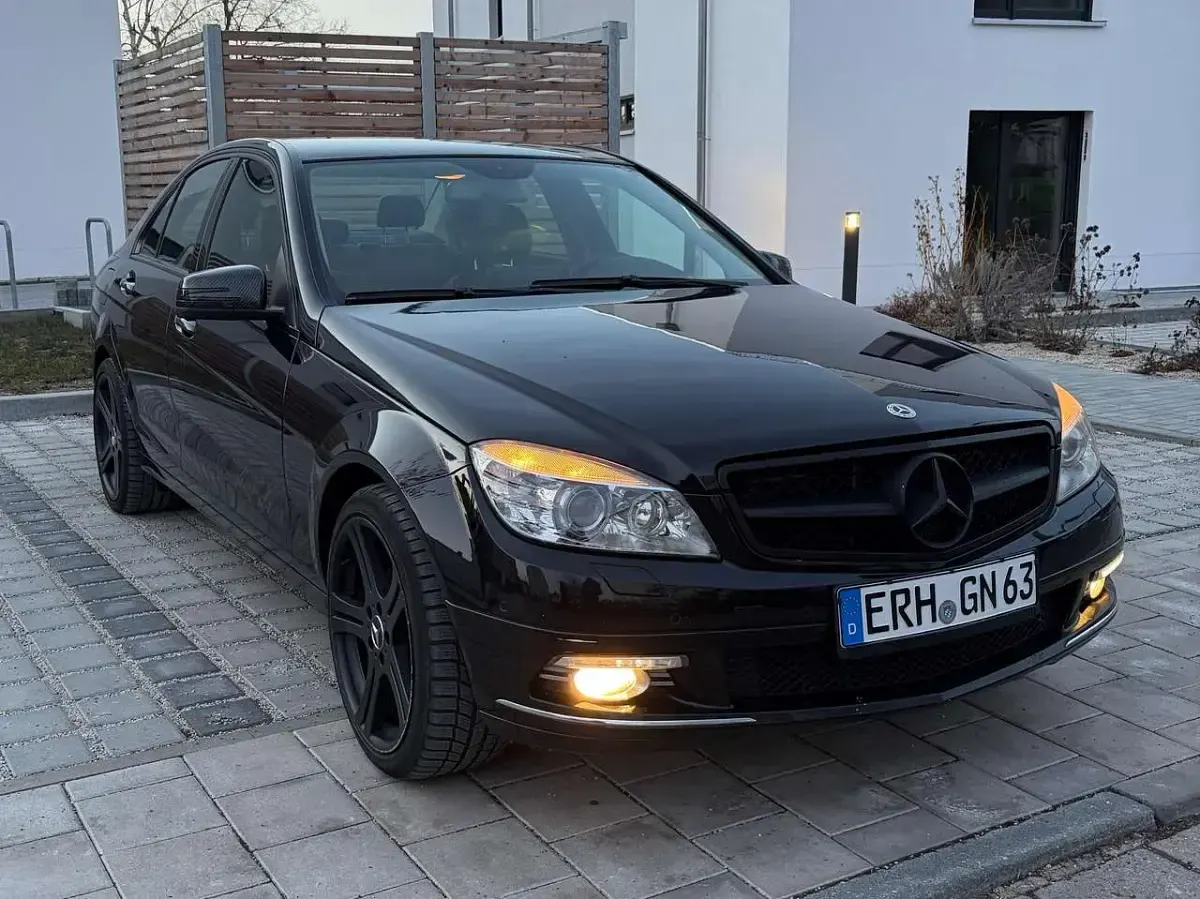 Gebraucht Mercedes C63 AMG Avantgarde 204 PS (150 kW) 2009 Schwarz Limousine