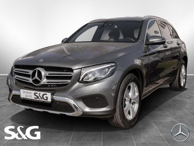 Selenitgrau metallic Gebraucht 2017 Mercedes GLC220 SUV | 27.977 € (Fairer Preis) - Bild 1/4
