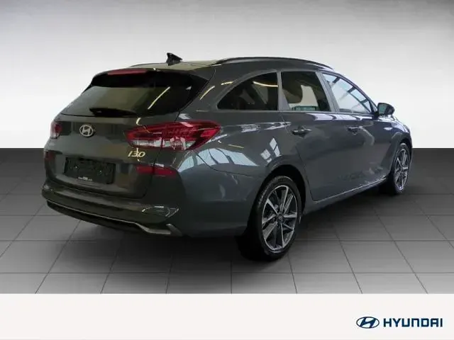 Gebraucht Hyundai i30 Advantage 140 PS (102 kW) 2025 Grau Kombi
