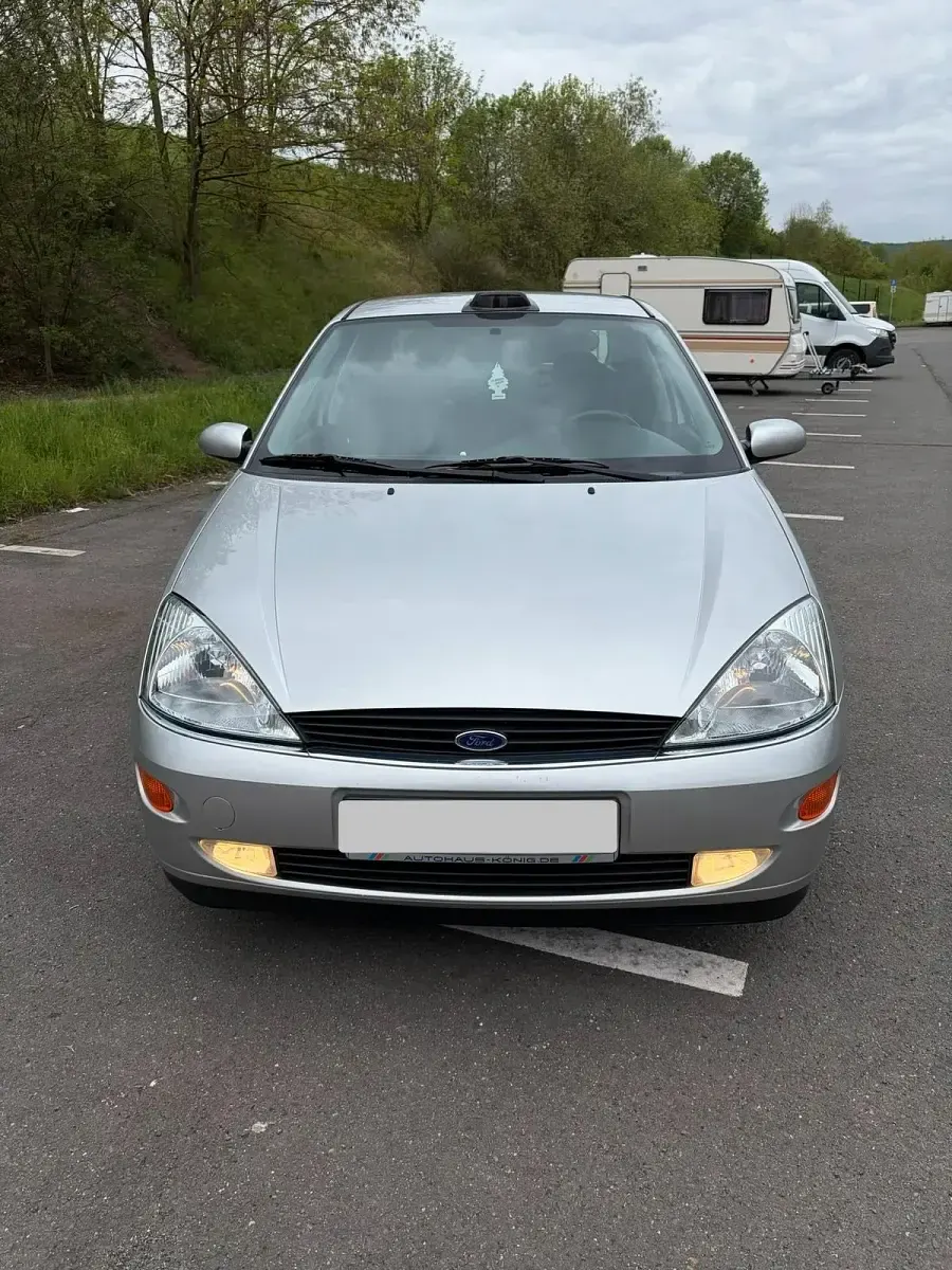 Occasion Ford Focus 115 ch (84 kW) 2001 Argent Berline