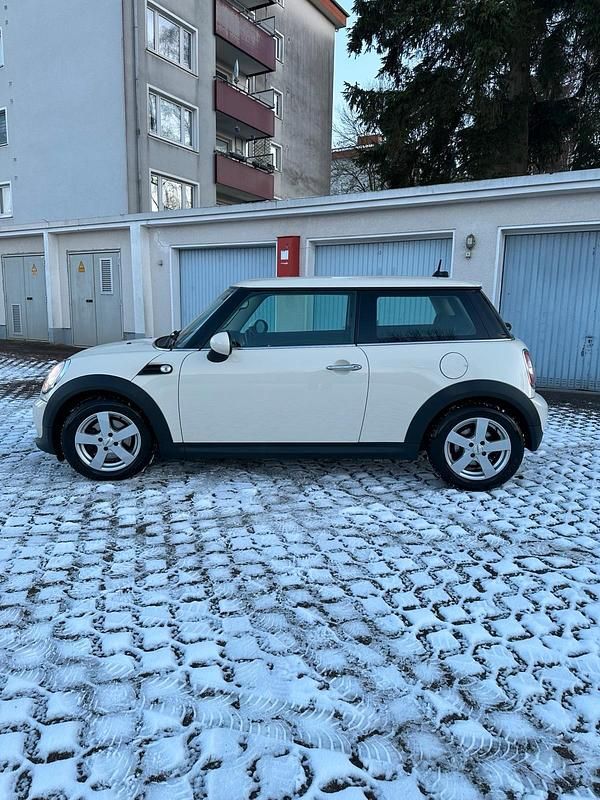 Gebraucht Mini Cooper D 111 PS (81 kW) 2011 Weiß Kleinwagen