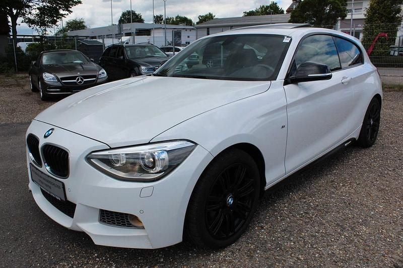 Weiß Gebraucht 2014 BMW 120 M Sport Kleinwagen | 7.595 € (Fairer Preis) - Bild 1/4