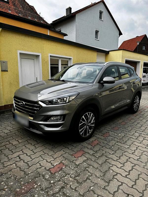 Grau Gebraucht 2019 Hyundai Tucson SUV | 18.000 € (Guter Preis) - Bild 1/4