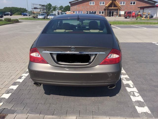 Gebraucht Mercedes CLS320 305 PS (224 kW) 2006 Gold metallic Coupé