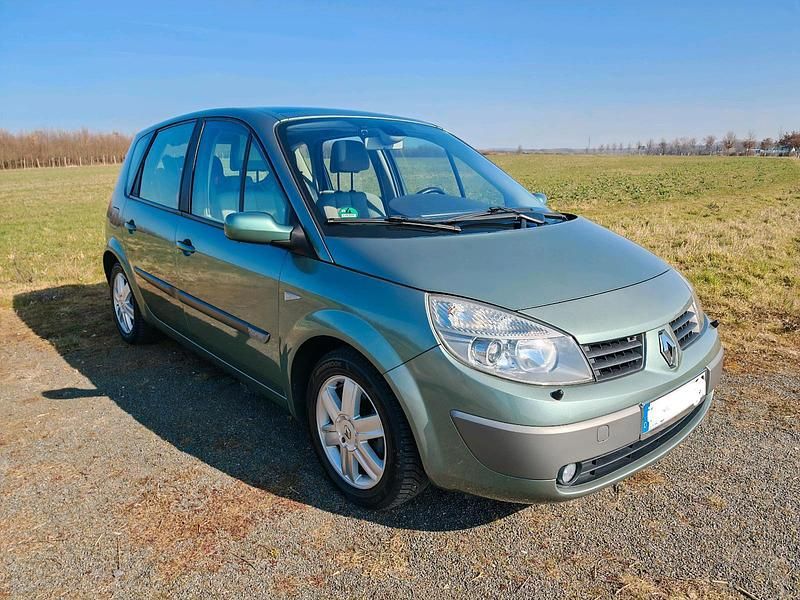 Grün Gebraucht 2006 Renault Scénic II Van / Kleinbus | 4.900 € (Teuer) - Bild 1/4