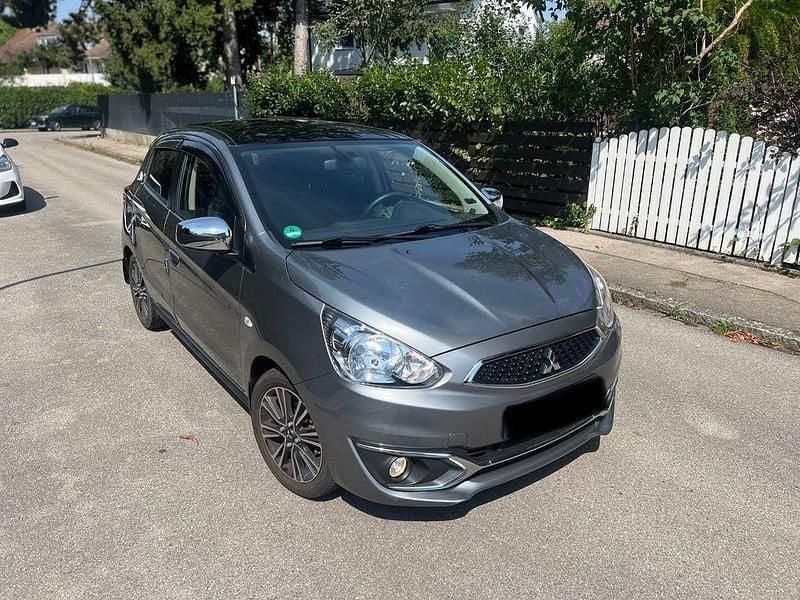 Grau Gebraucht 2020 Mitsubishi Space Star Diamant Edition Limousine | 6.999 € (Superpreis) - Bild 1/4