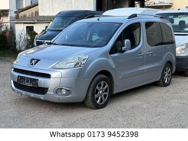 Gebraucht Peugeot Partner Tepee 109 PS (80 kW) 2009 Silber Van / Kleinbus