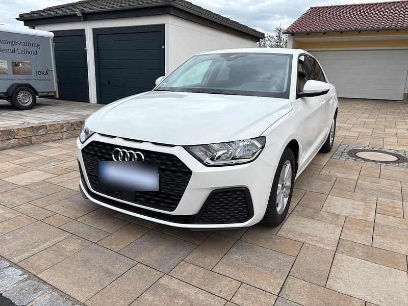 Gebraucht Audi A1 95 PS (69 kW) 2023 Weiß SUV