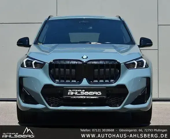 Gebraucht BMW X1 M Sport 163 PS (119 kW) 2024 Cape york gruen (metallic) SUV