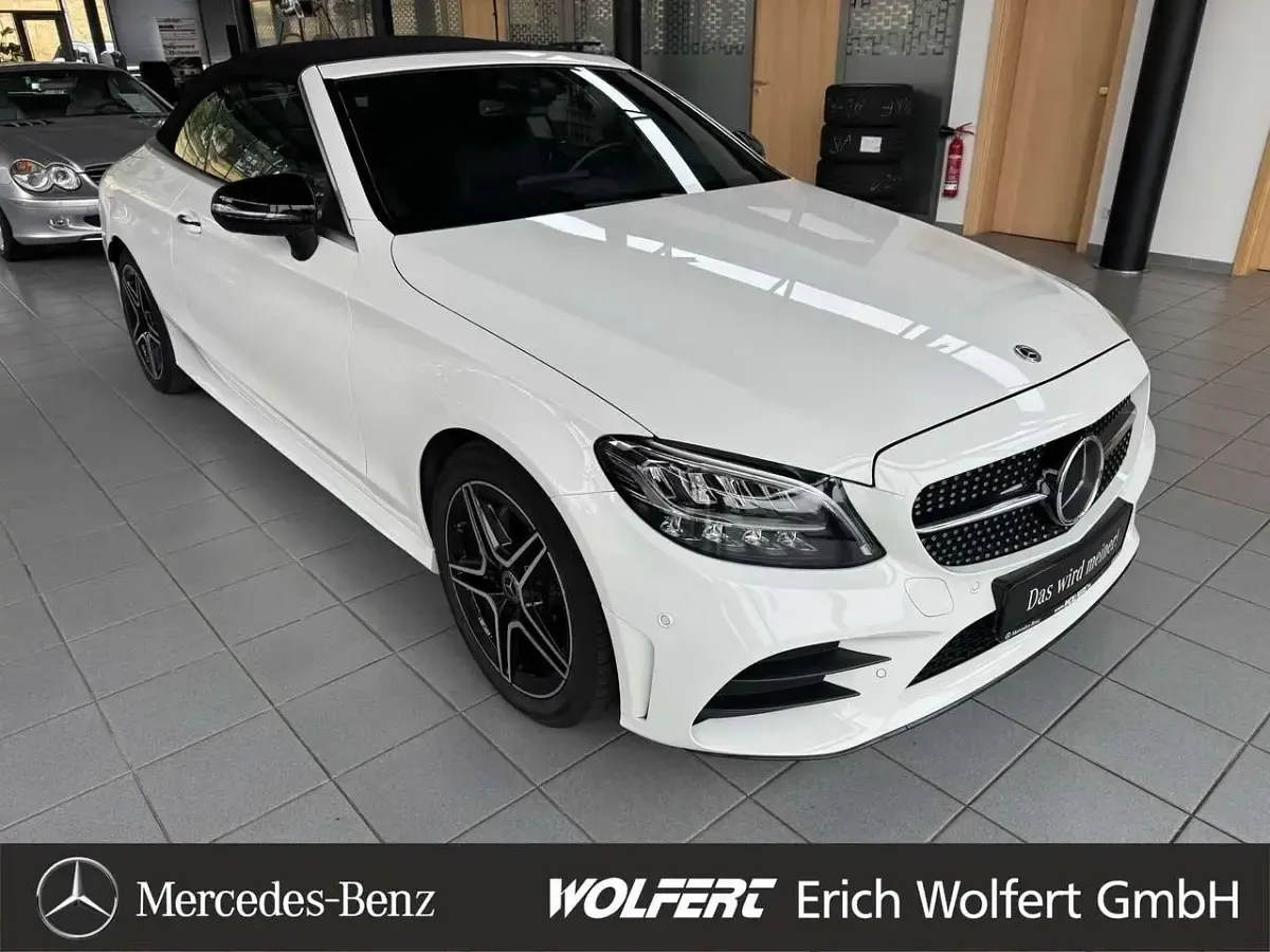 Gebraucht Mercedes C220 AMG 194 PS (142 kW) 2020 Polarweiss  unilack Cabrio