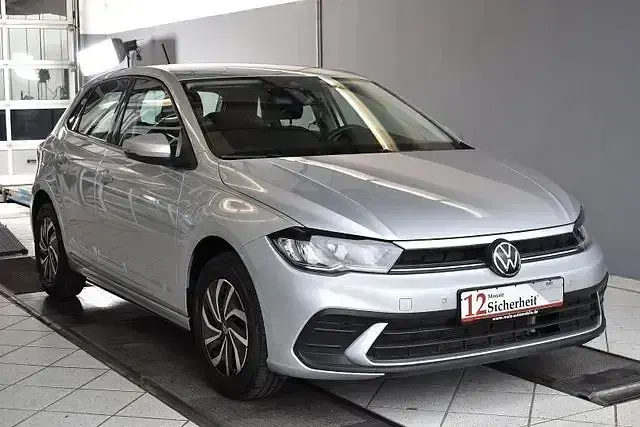 Gebraucht VW Polo Life 95 PS (69 kW) 2024 Silber Kleinwagen