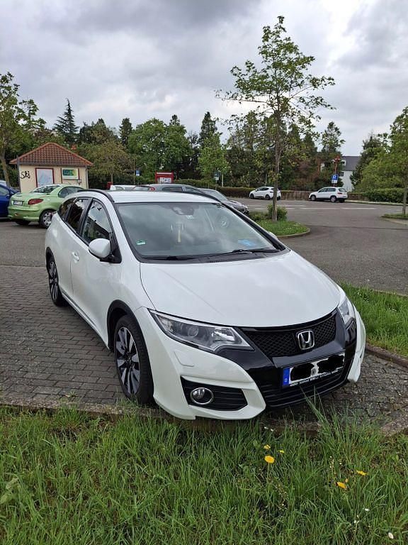 Weiß Gebraucht 2017 Honda Civic S Kombi | 13.499 € (Fairer Preis) - Bild 1/4
