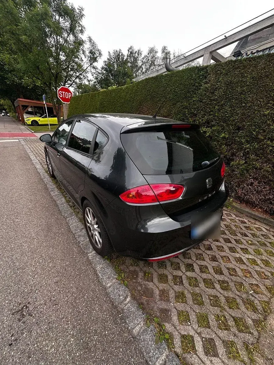 Gebraucht Seat Leon Style 125 PS (91 kW) 2012 Grau Kleinwagen