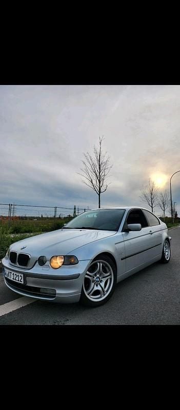 Silber Gebraucht 2003 BMW 325 Coupé | 4.499 € (Superpreis) - Bild 1/4