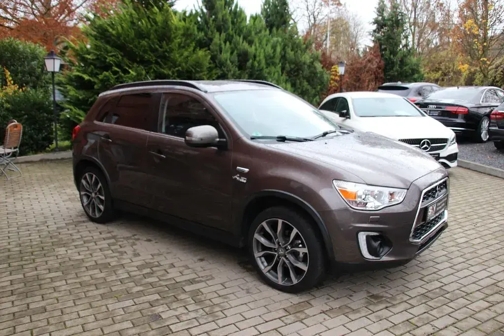 Gebraucht Mitsubishi ASX Classic Collection Plus 150 PS (110 kW) 2015 Braun SUV