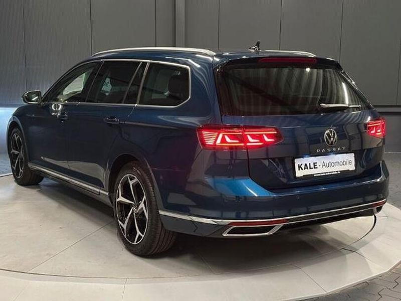 Gebraucht VW Passat Pro 200 PS (147 kW) 2023 Aquamarinblau metallic Kombi