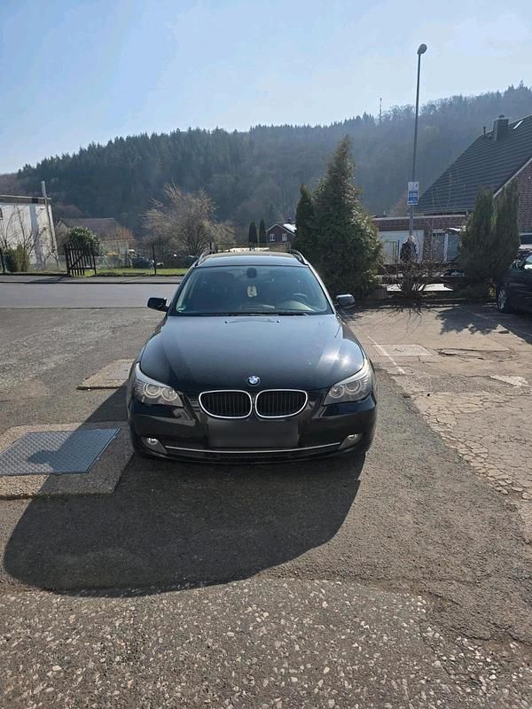 Gebraucht BMW 520 Exclusive 180 PS (132 kW) 2009 Schwarz Kombi