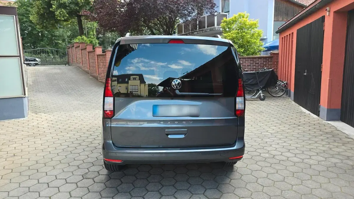 Gebraucht VW Caddy Life 116 PS (85 kW) 2024 Grau Van / Kleinbus