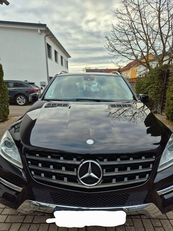 Gebraucht Mercedes ML250 204 PS (150 kW) 2012 Schwarz SUV