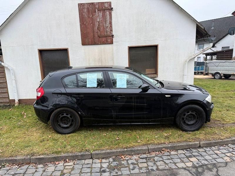 Gebraucht BMW 116 122 PS (89 kW) 2004 Schwarz Kleinwagen