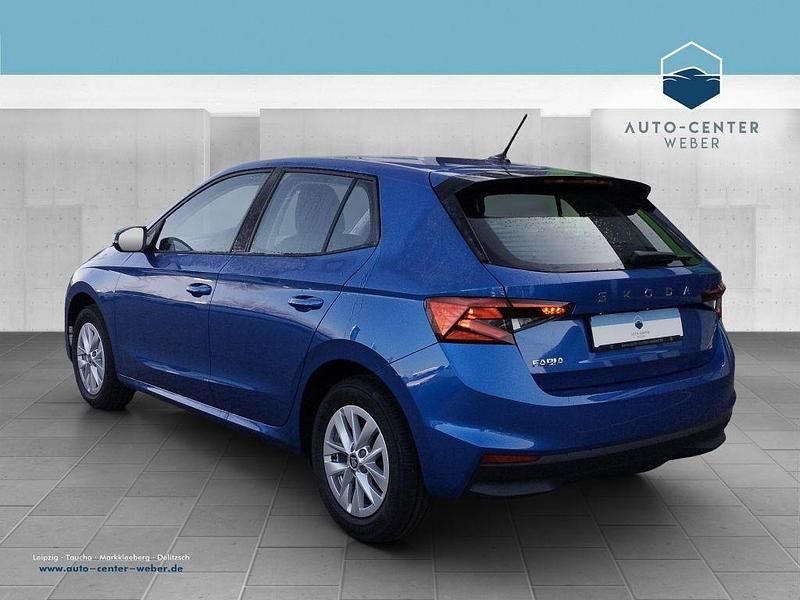 Neu Skoda Fabia Essence 95 PS (69 kW) 2025 Blau Kleinwagen