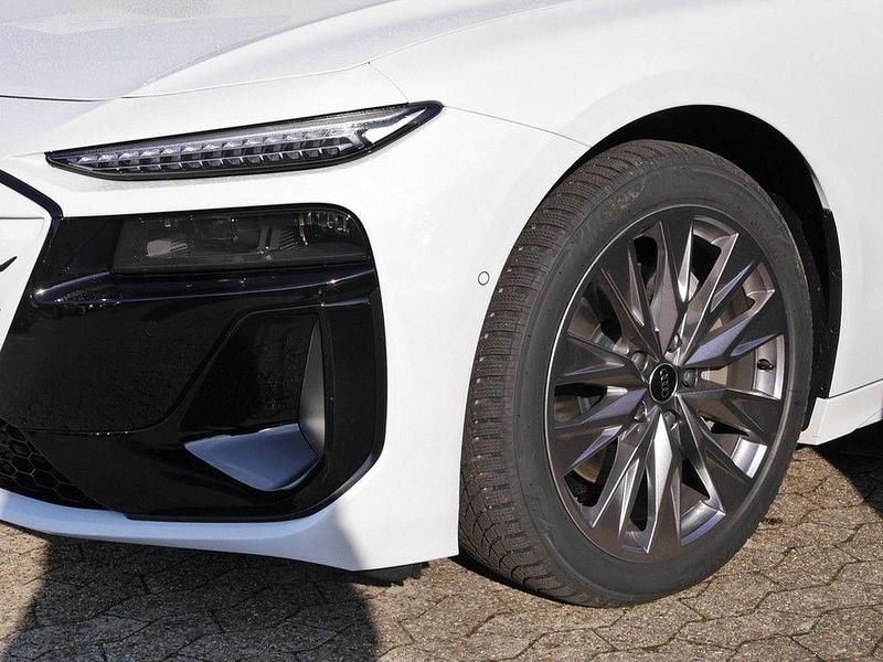 Gebraucht Audi A6 e-tron S-Line 269 kW (367 PS) 2025 Gletscherweiß metallic Kombi