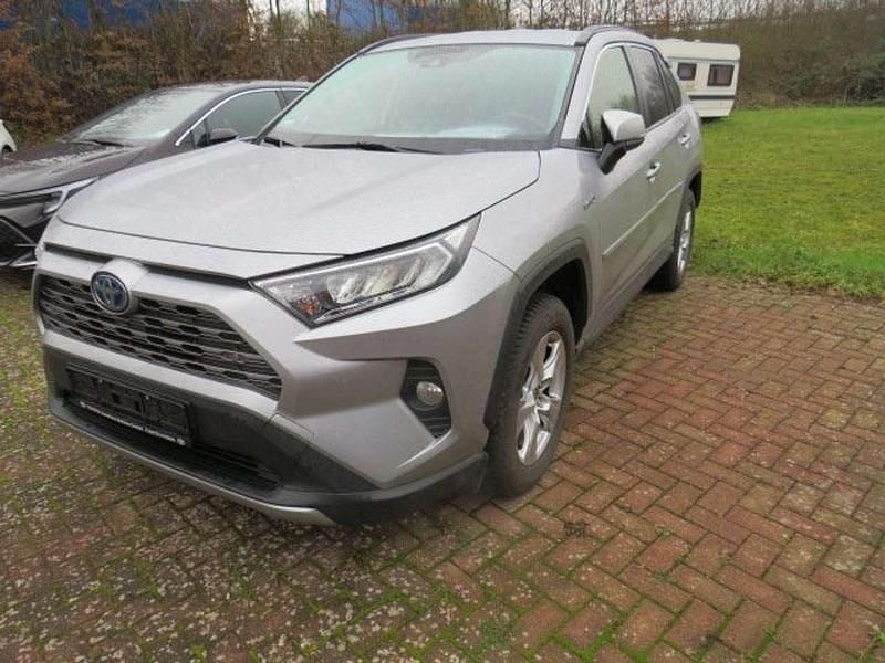 Gebraucht Toyota RAV4 Hybrid Comfort 178 PS (130 kW) 2021 Silver metallic SUV