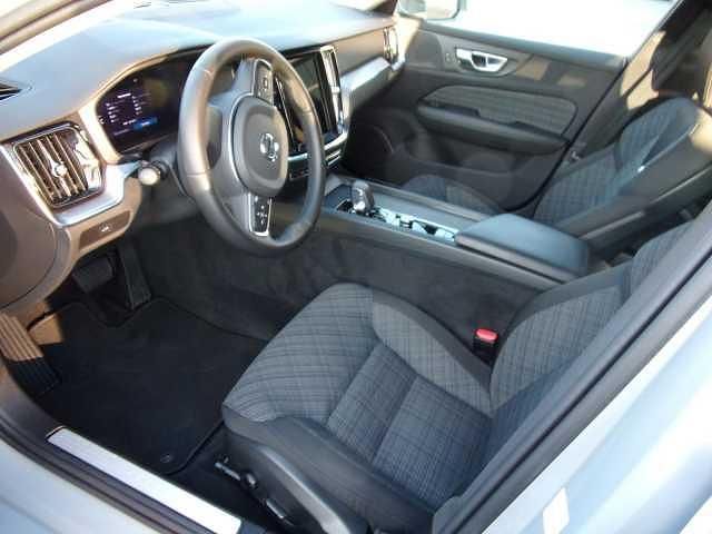 Gebraucht Volvo V60 145 PS (106 kW) 2024 Kombi