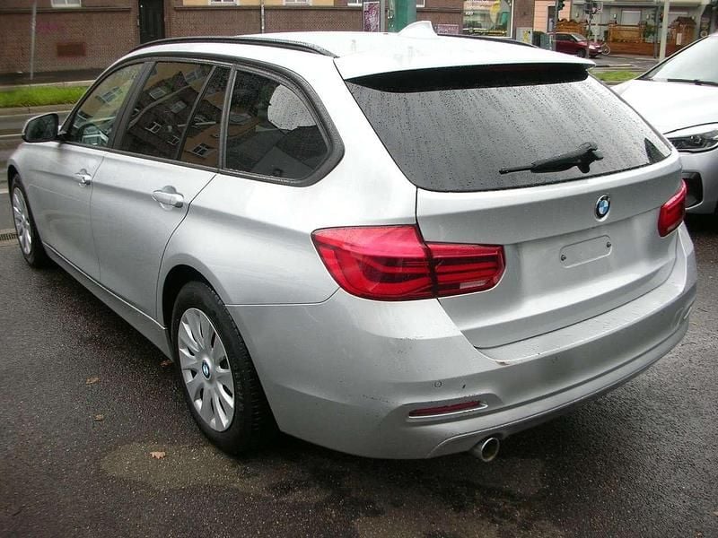 Gebraucht BMW 318 150 PS (110 kW) 2016 Silber Kombi