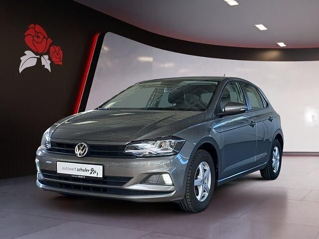 Gebraucht VW Polo Trendline 80 PS (58 kW) 2019 Limestone grey metallic (metallic) Limousine