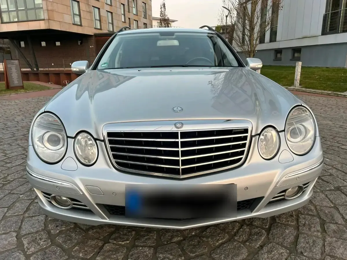 Gebraucht Mercedes E200 Avantgarde 184 PS (135 kW) 2007 Grau Kombi